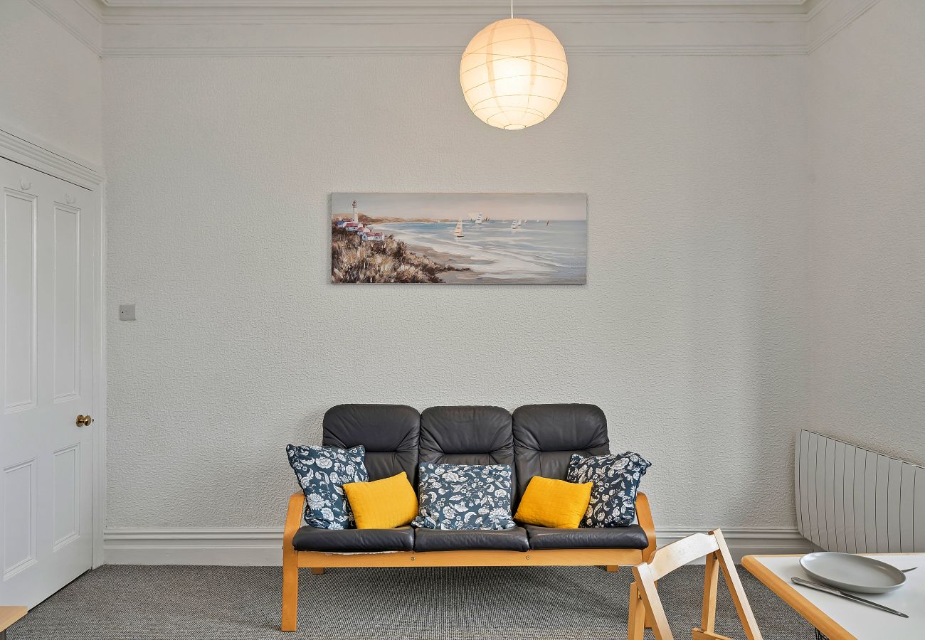 Apartment in Paignton - Atherfield Apartments No. 5 - Sea Views