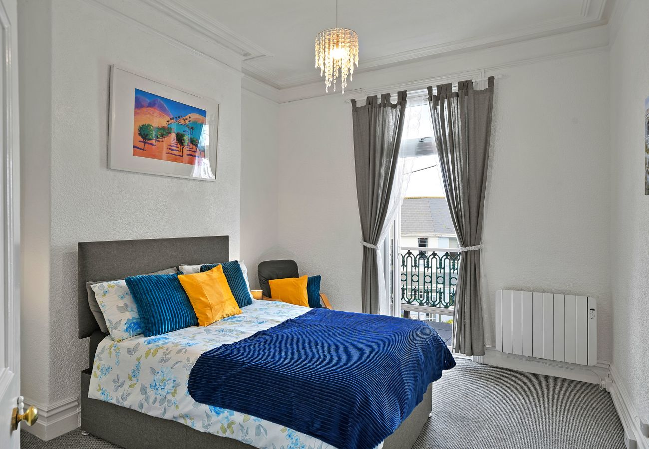 Apartment in Paignton - Atherfield Apartments No. 5 - Sea Views