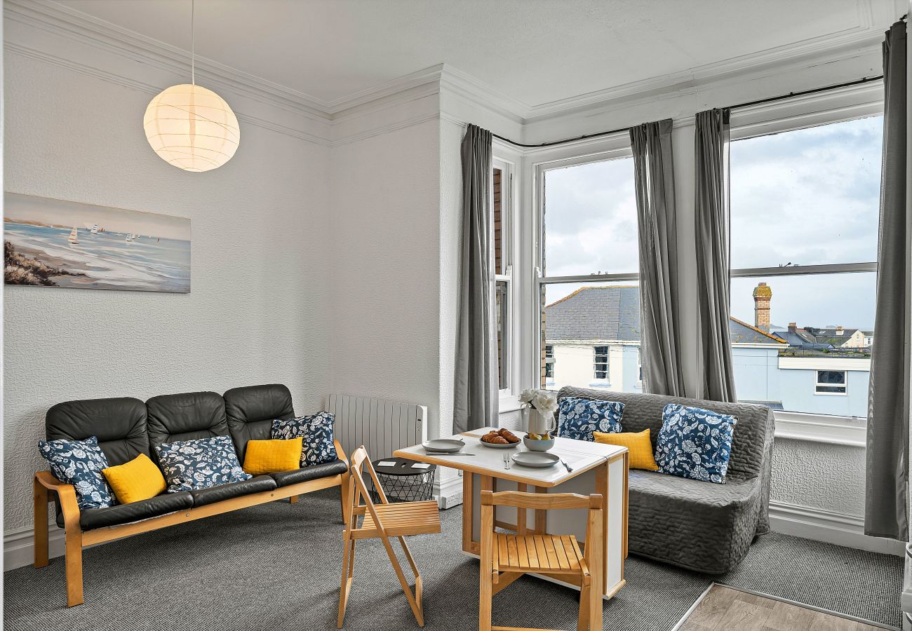 Apartment in Paignton - Atherfield Apartments No. 5 - Sea Views