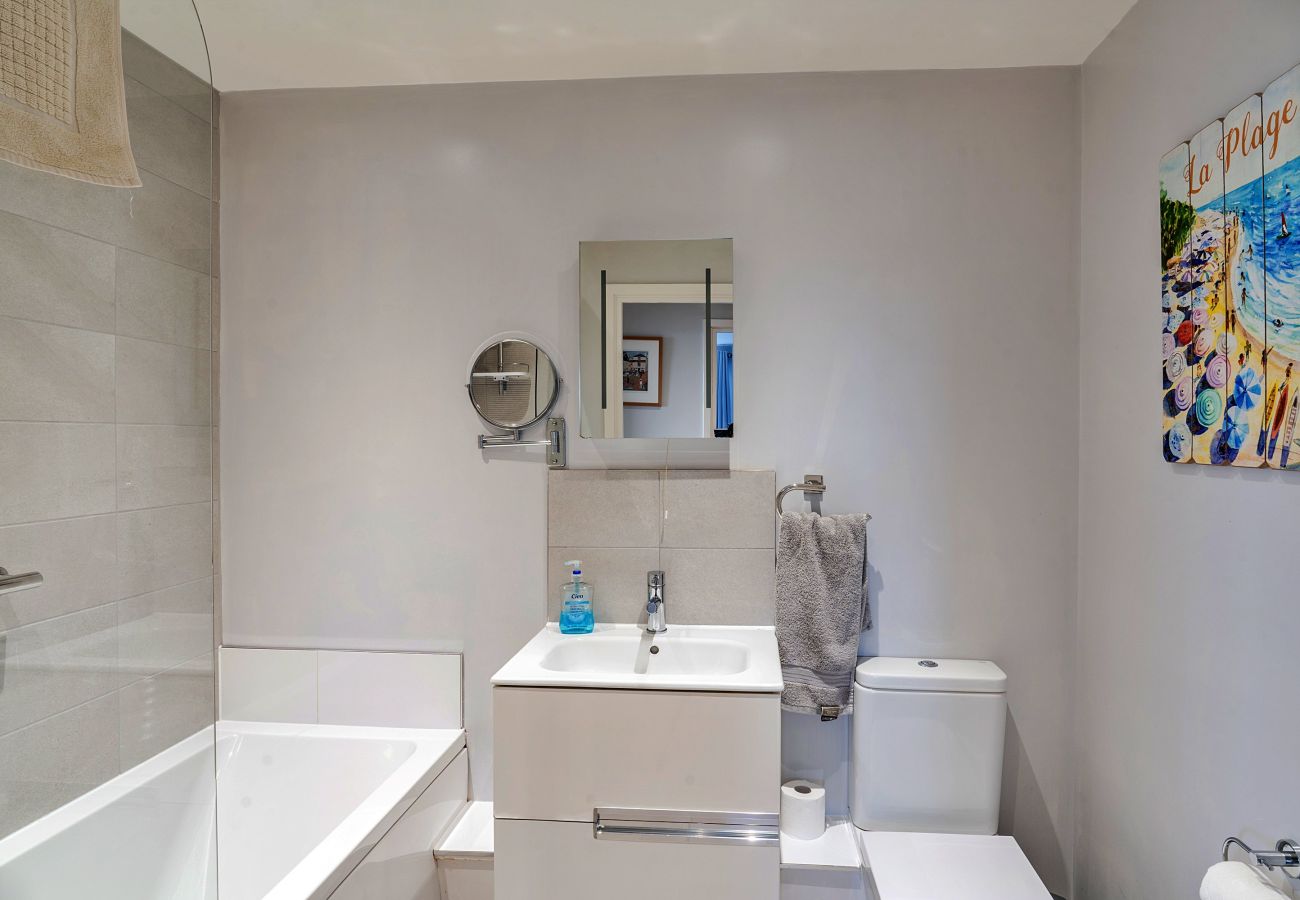Apartment in Teignmouth - Number 10, Montpellier Apartments