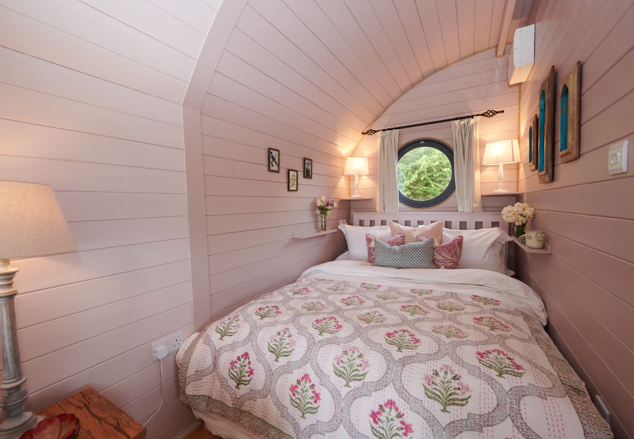Cabin in Banbury - The Cornflower
