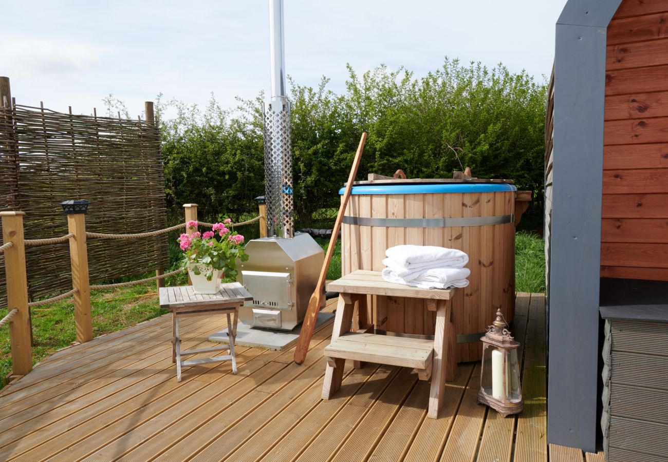 Cabin in Banbury - The Cornflower