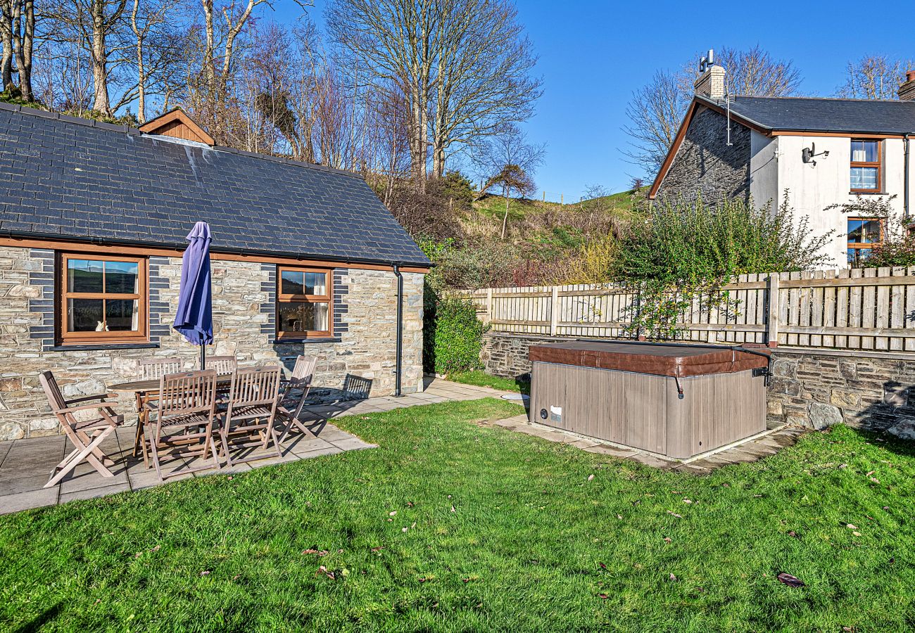 Cottage in Talybont - Eithinog