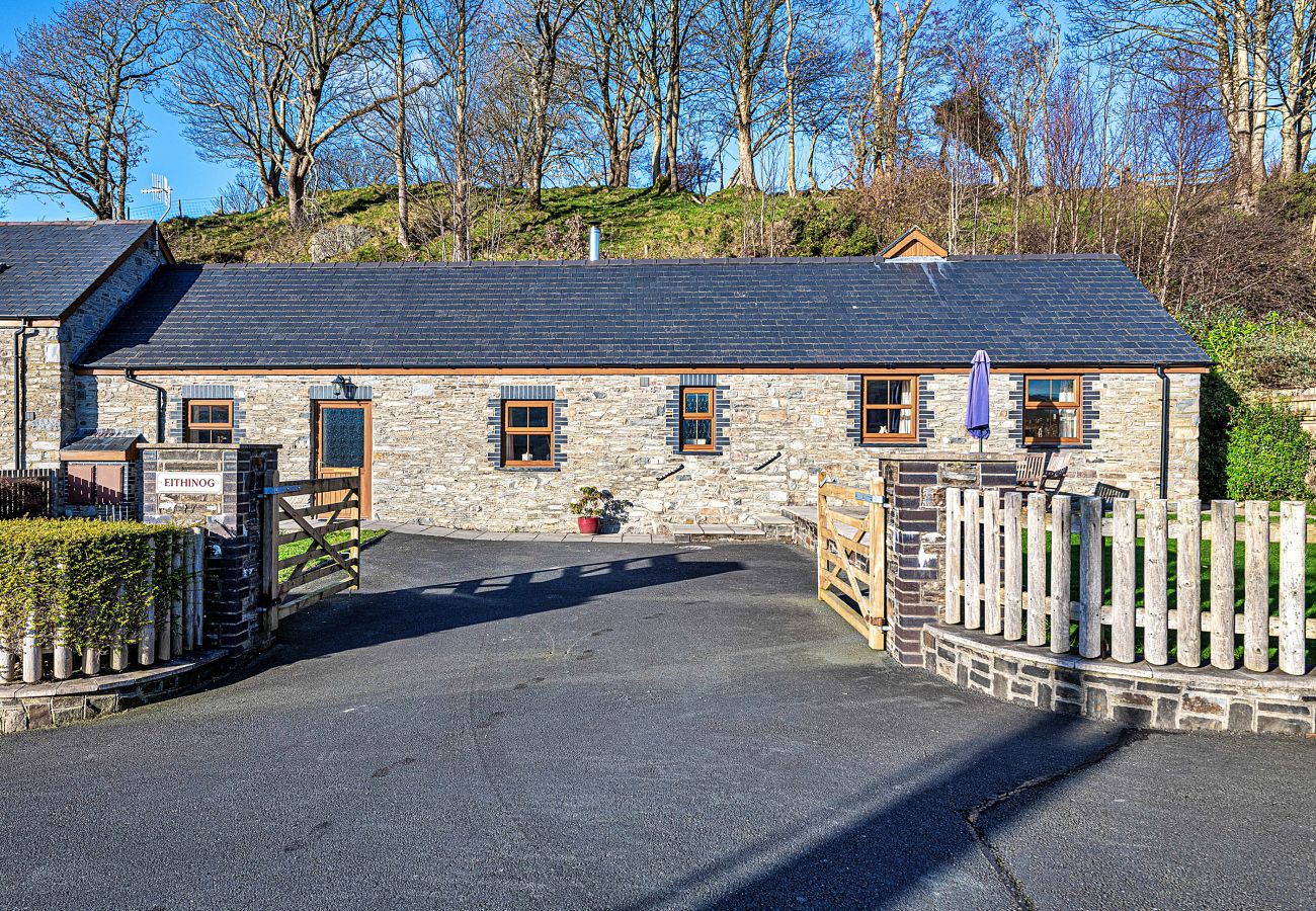 Cottage in Talybont - Eithinog