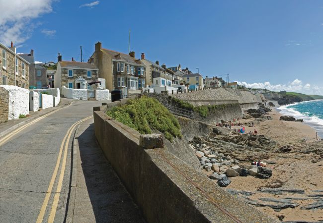 House in Porthleven - Beyond The Blue