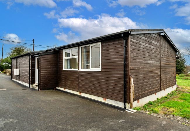 Chalet in Lifton - Classroom Lodge - Two