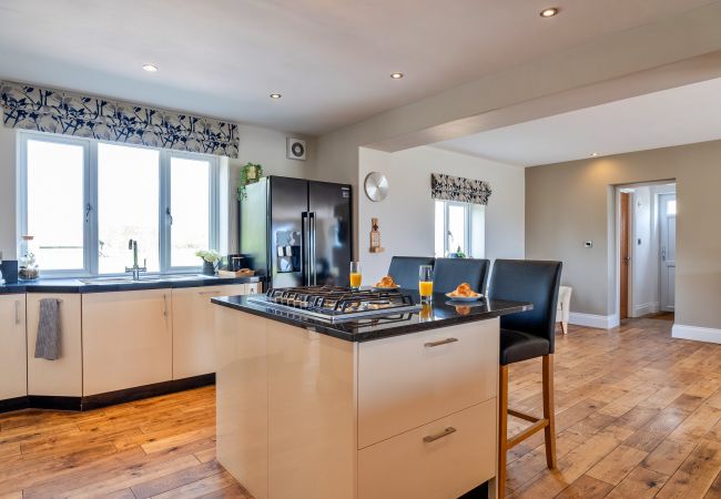 House in Weston-Super-Mare - Stone Bow Farmhouse House in Weston-Super-Mare - Stone Bow Farmhouse