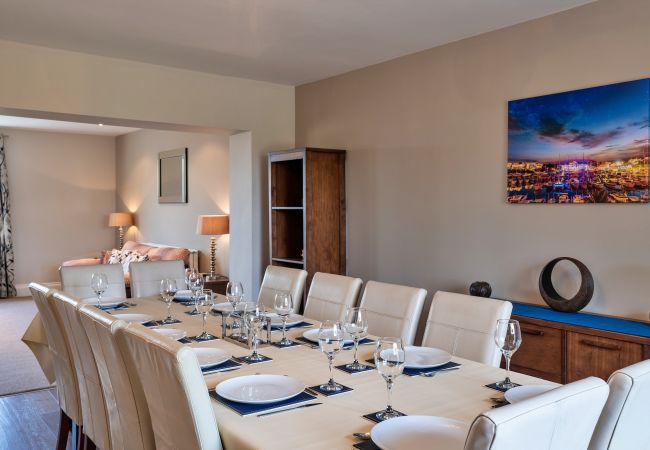 House in Weston-Super-Mare - Stone Bow Farmhouse House in Weston-Super-Mare - Stone Bow Farmhouse