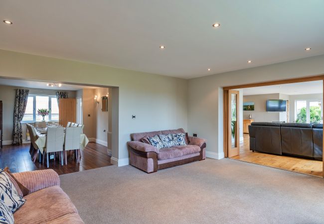 House in Weston-Super-Mare - Stone Bow Farmhouse House in Weston-Super-Mare - Stone Bow Farmhouse