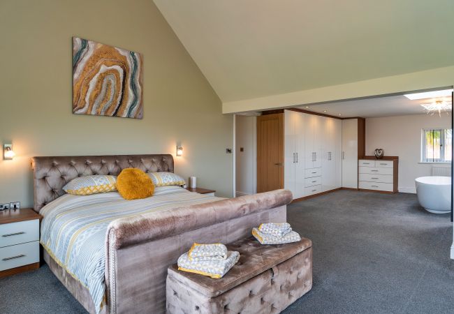 House in Weston-Super-Mare - Stone Bow Farmhouse House in Weston-Super-Mare - Stone Bow Farmhouse