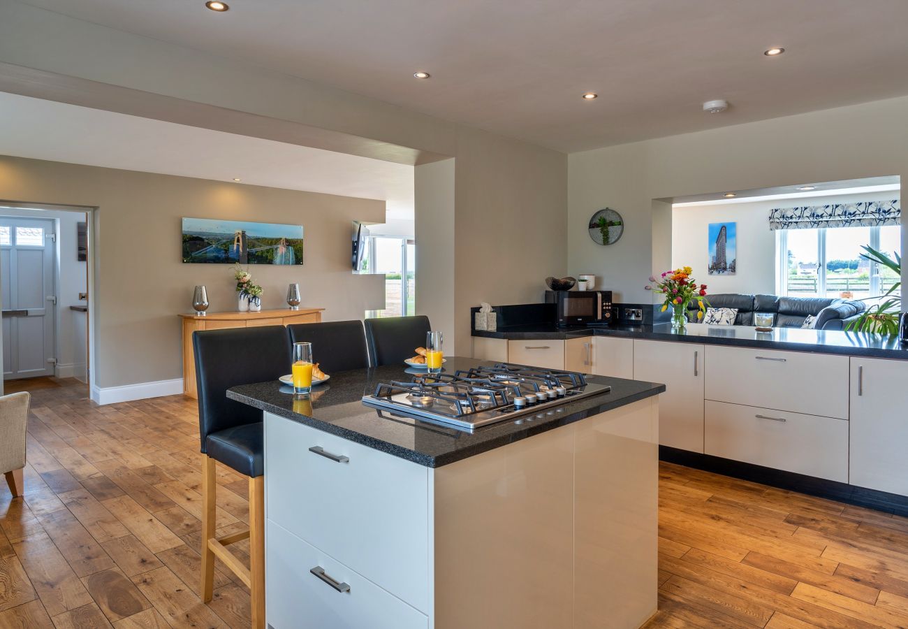 House in Weston-Super-Mare - Stone Bow Farmhouse