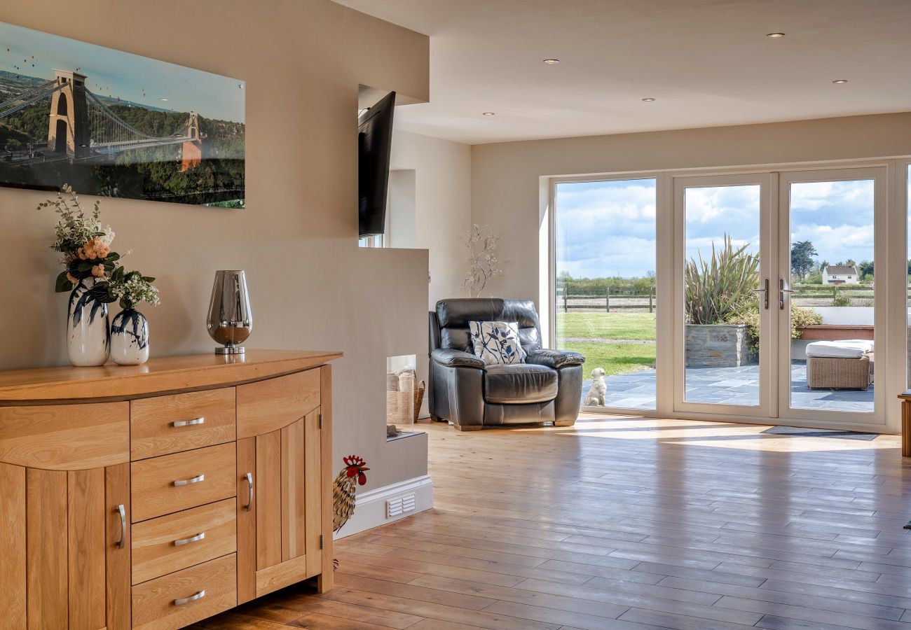 House in Weston-Super-Mare - Stone Bow Farmhouse