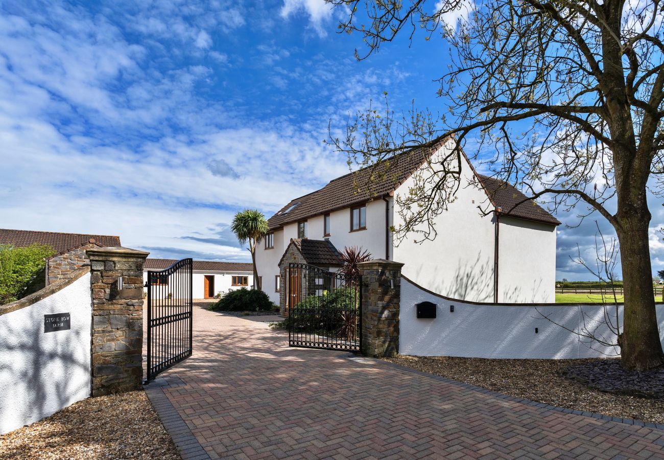House in Weston-Super-Mare - Stone Bow Farmhouse
