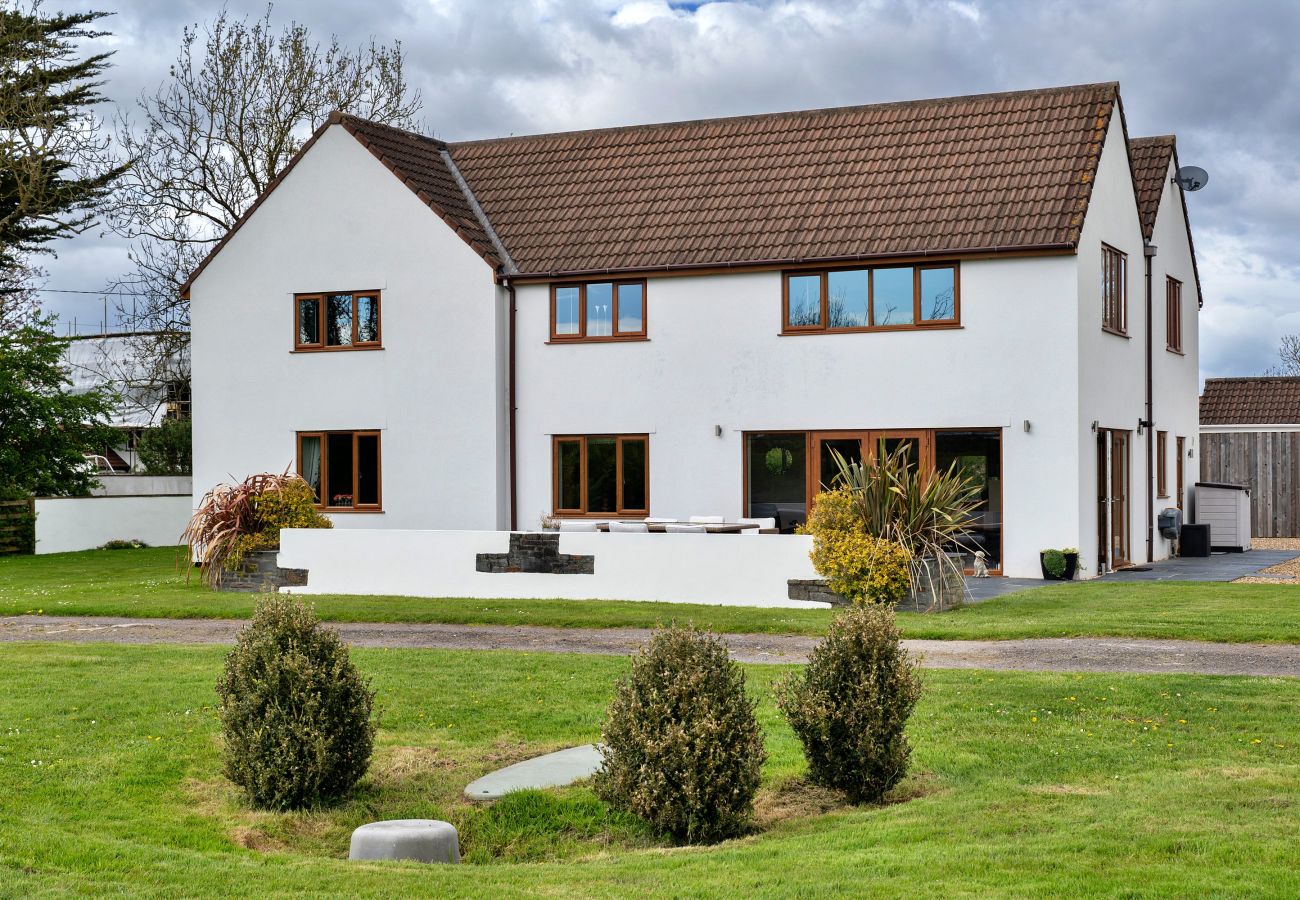 House in Weston-Super-Mare - Stone Bow Farmhouse