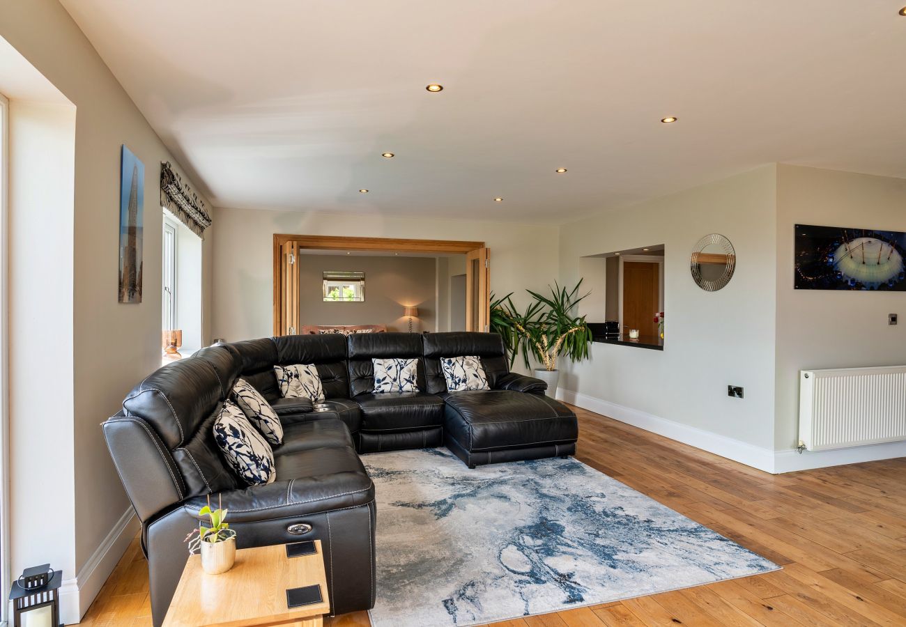 House in Weston-Super-Mare - Stone Bow Farmhouse
