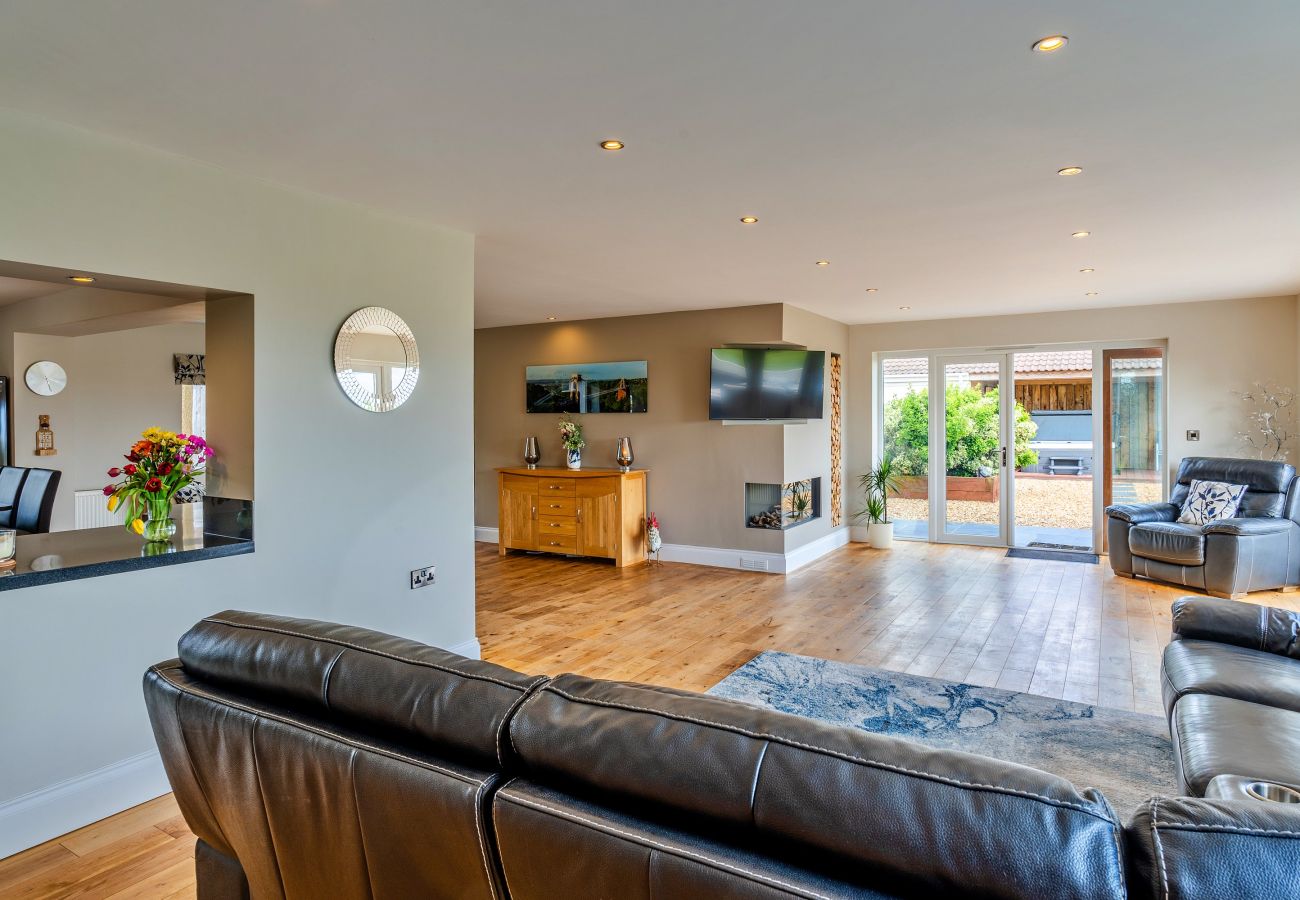 House in Weston-Super-Mare - Stone Bow Farmhouse