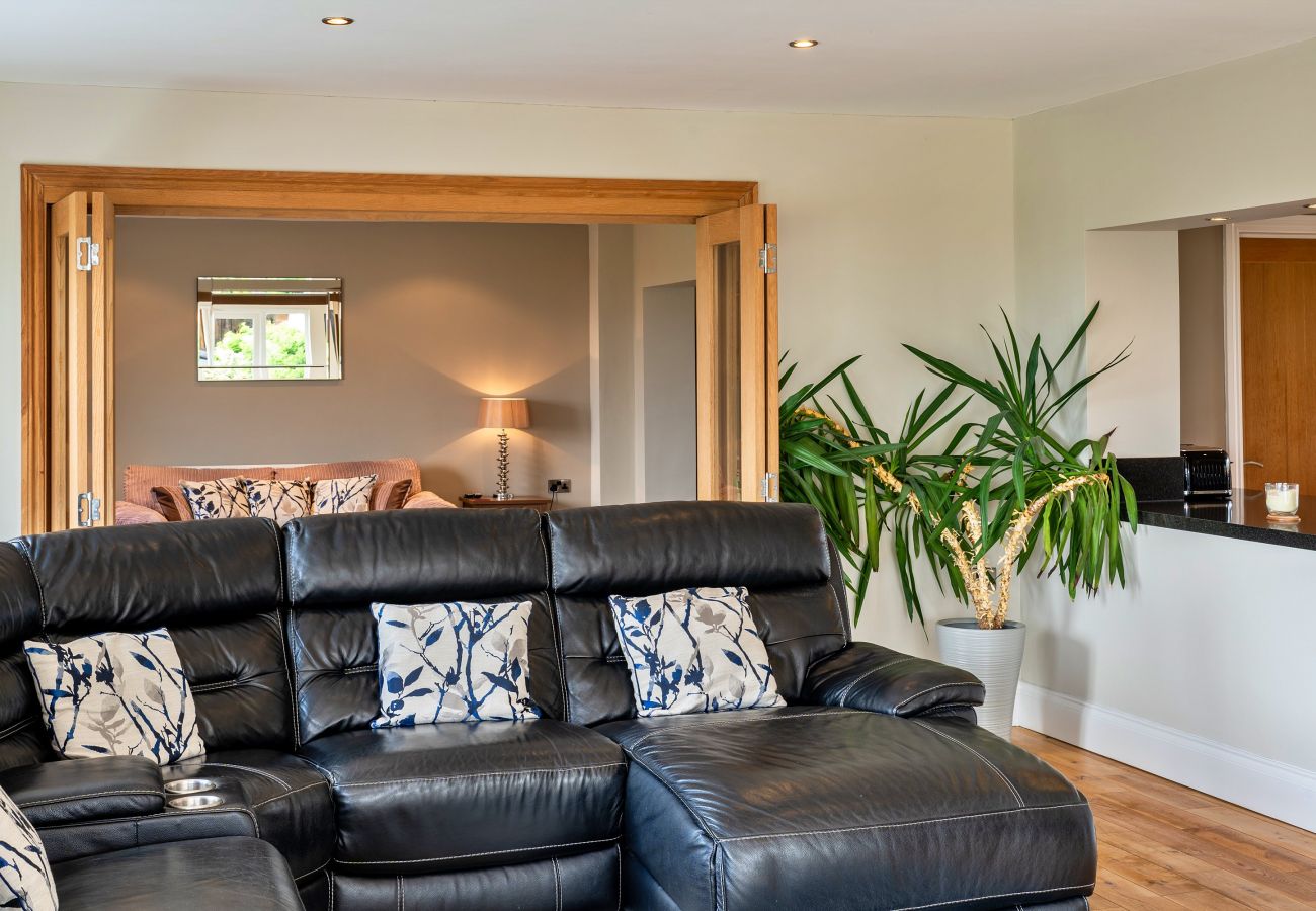 House in Weston-Super-Mare - Stone Bow Farmhouse