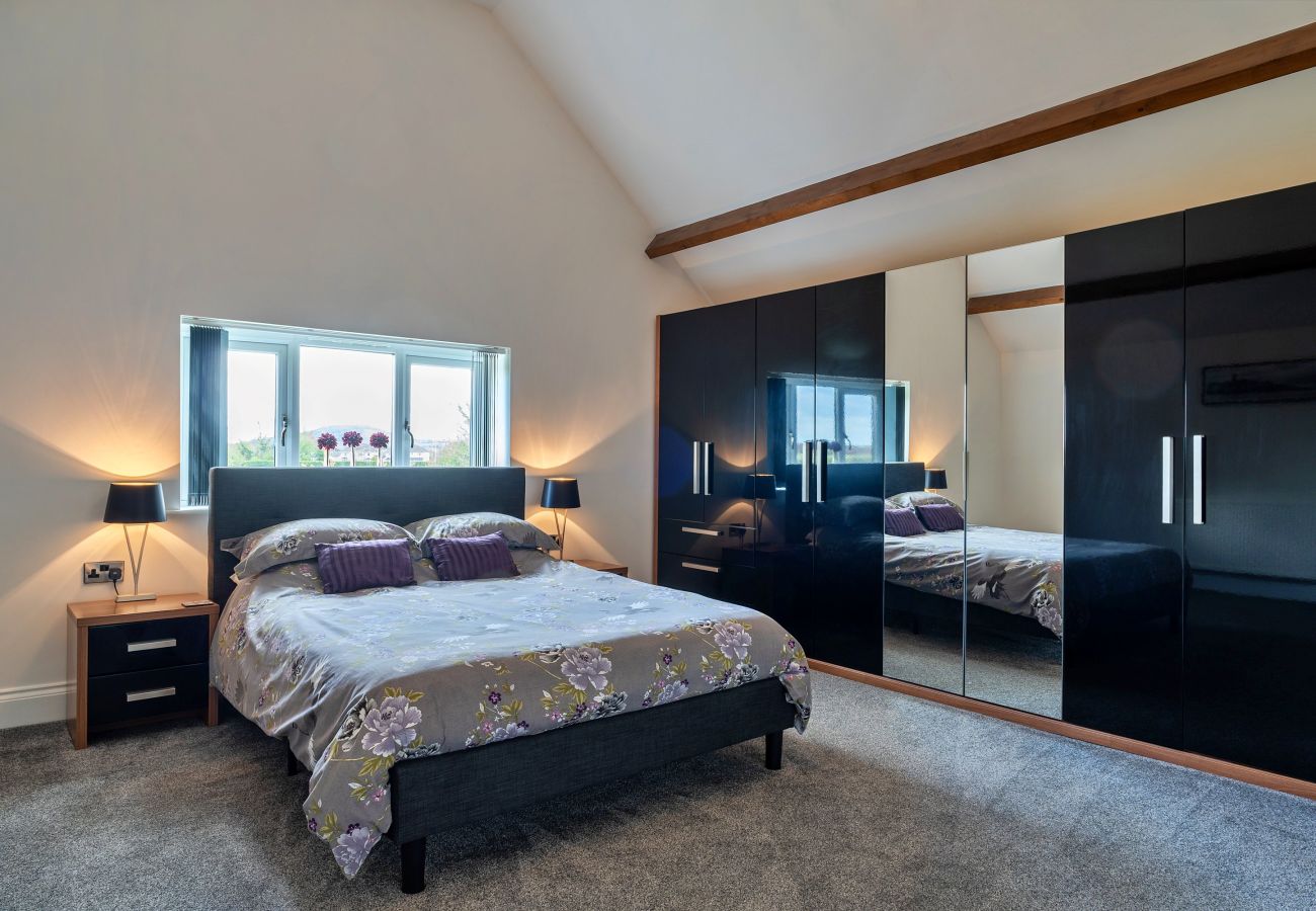 House in Weston-Super-Mare - Stone Bow Farmhouse