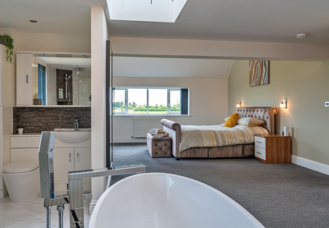 House in Weston-Super-Mare - Stone Bow Farmhouse