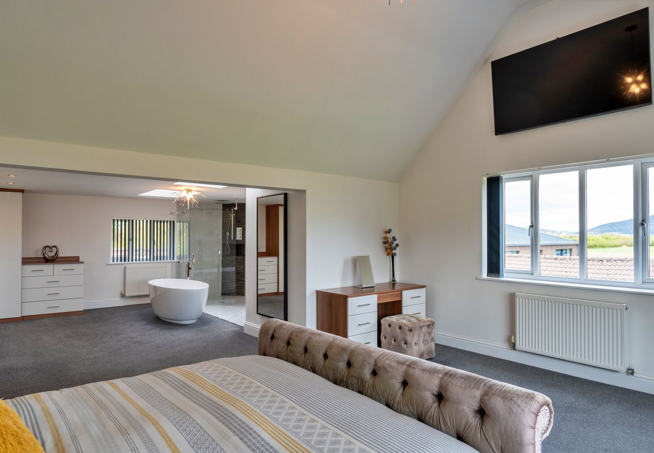House in Weston-Super-Mare - Stone Bow Farmhouse