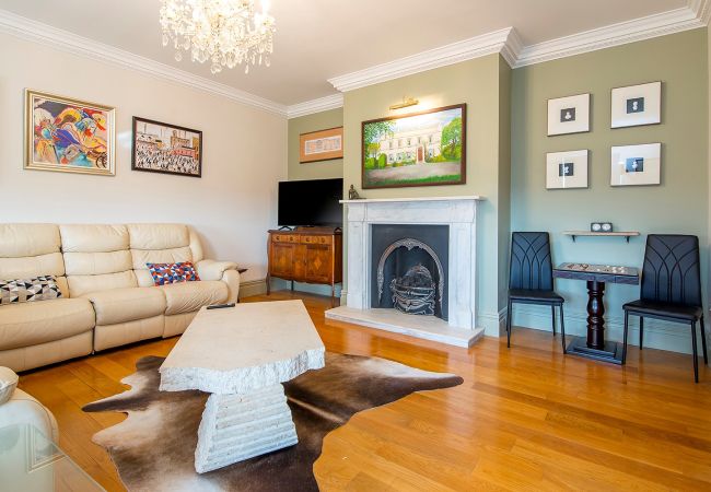 House in Llangunnor - Ty Penbryn House in Llangunnor - Ty Penbryn