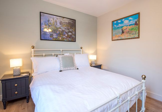 House in Llangunnor - Ty Penbryn House in Llangunnor - Ty Penbryn