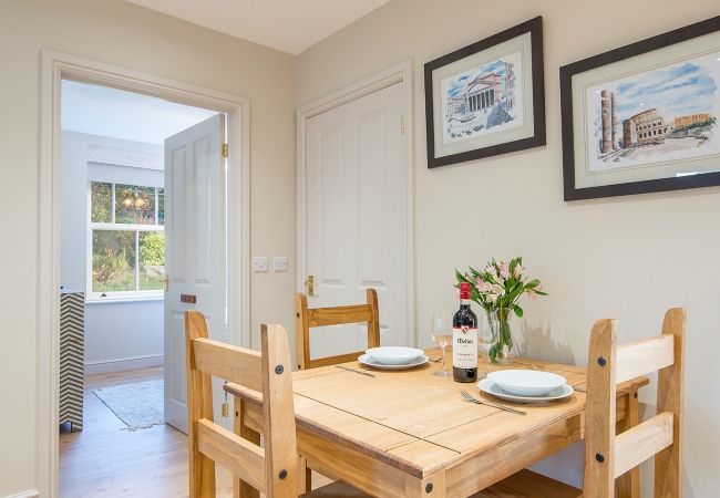 House in Llangunnor - Ty Penbryn House in Llangunnor - Ty Penbryn