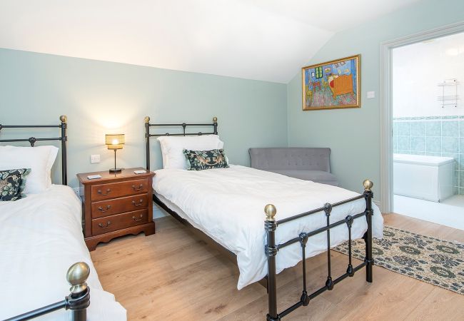 House in Llangunnor - Ty Penbryn House in Llangunnor - Ty Penbryn