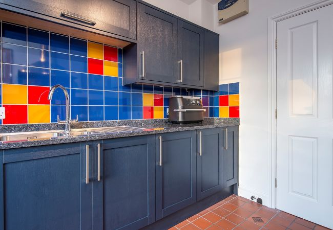 House in Llangunnor - Ty Penbryn House in Llangunnor - Ty Penbryn