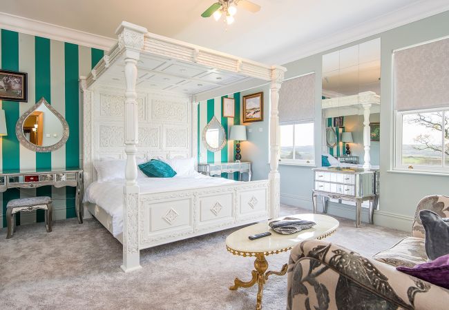 House in Llangunnor - Ty Penbryn House in Llangunnor - Ty Penbryn