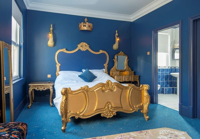 House in Llangunnor - Ty Penbryn House in Llangunnor - Ty Penbryn