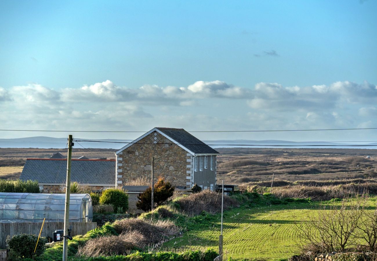 House in The Lizard - Sea Skapya