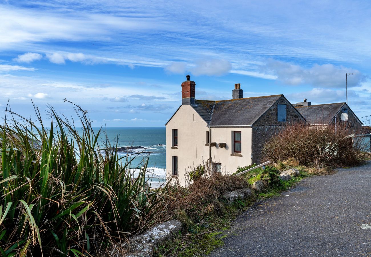 Cottage in Sennen - Longships