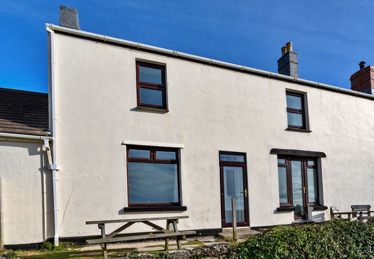 Cottage in Sennen - Longships