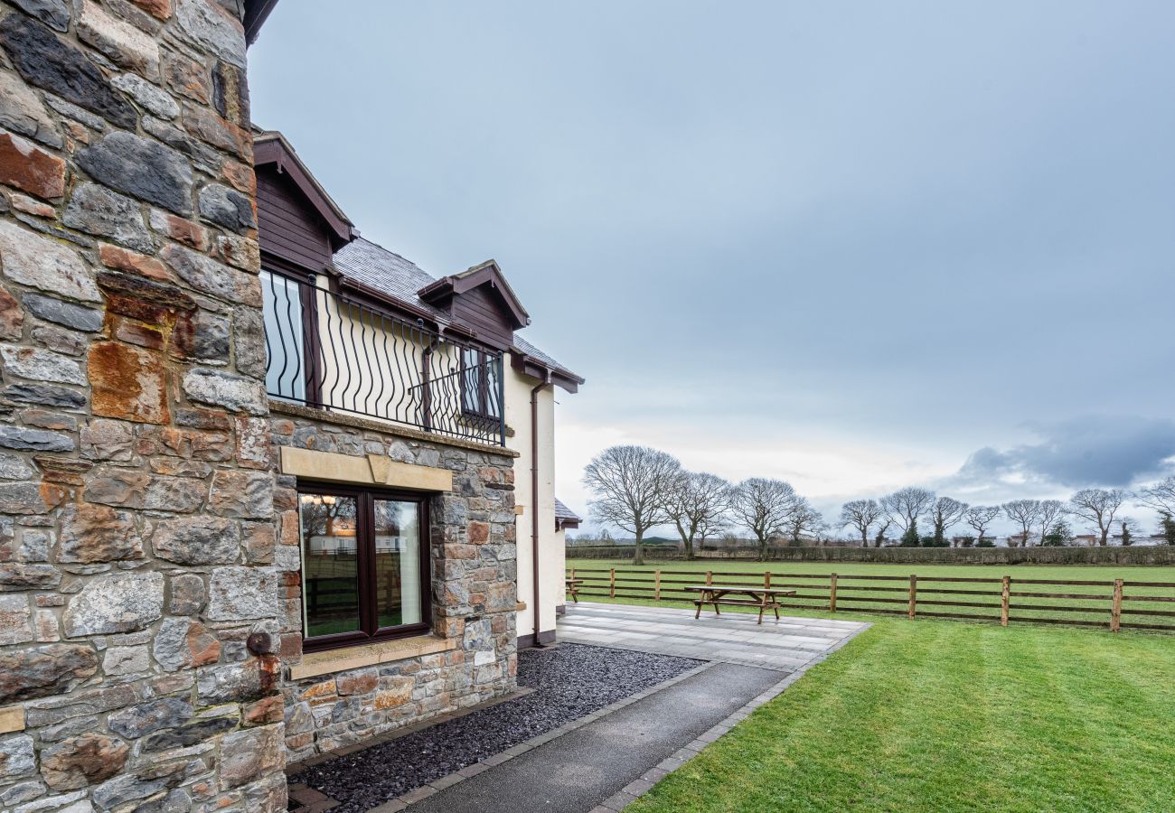 Country house in Holywell - Groes Faen Bach Farmhouse