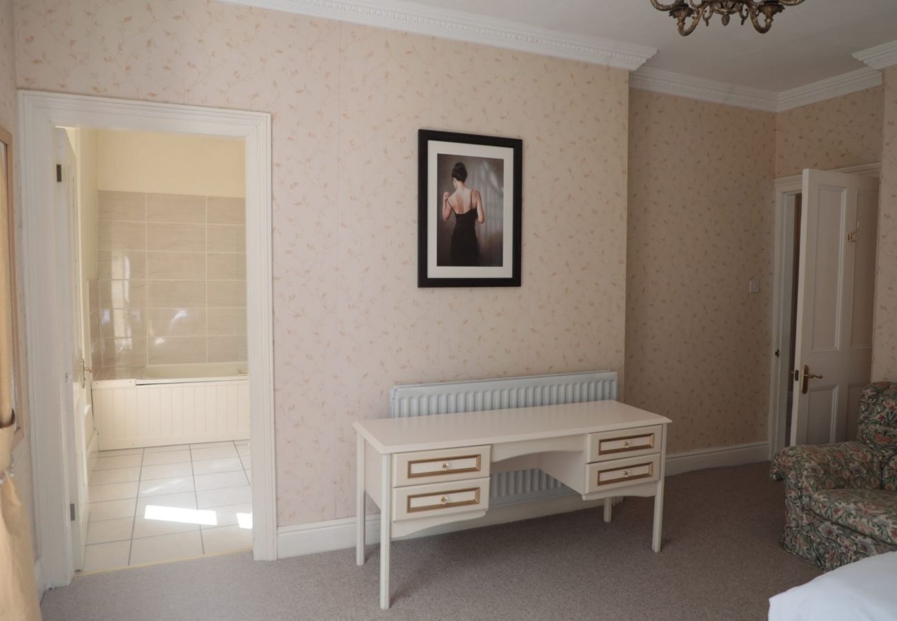 House in Slapton - Buckland House