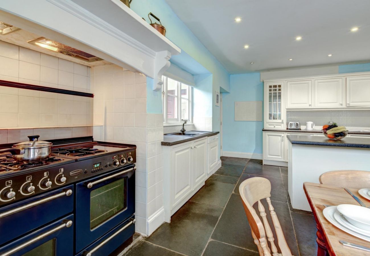 House in Slapton - Buckland House