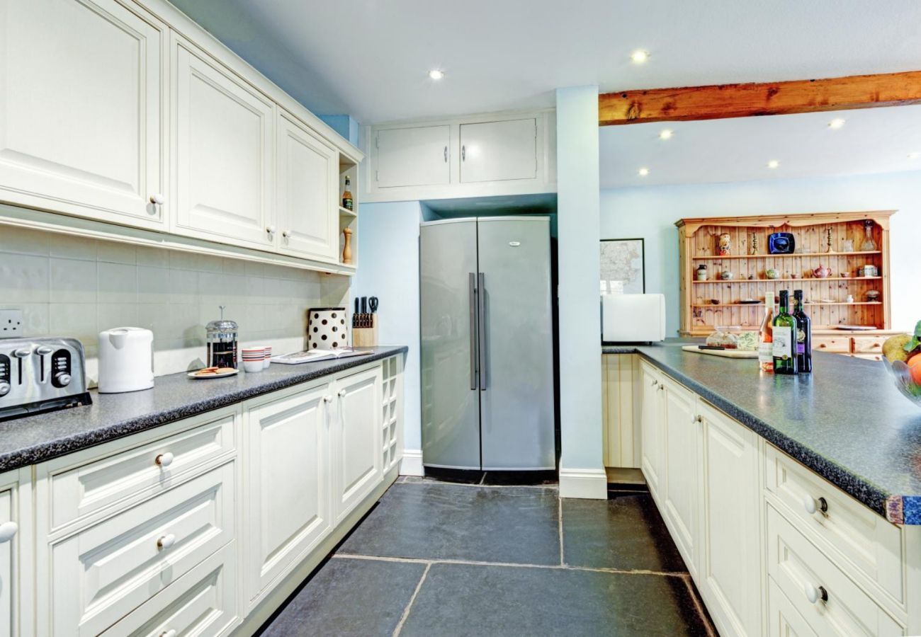 House in Slapton - Buckland House