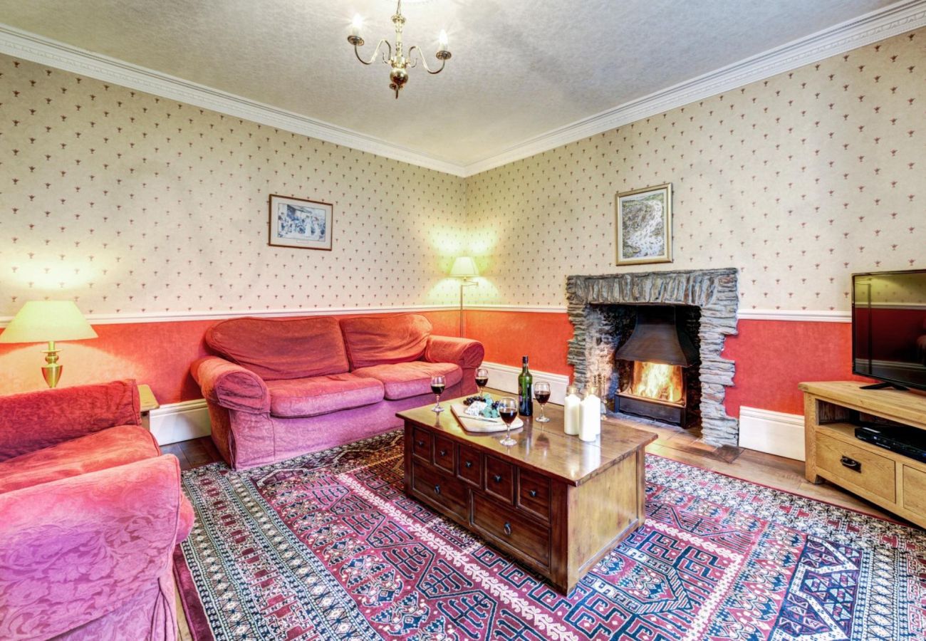 House in Slapton - Buckland House