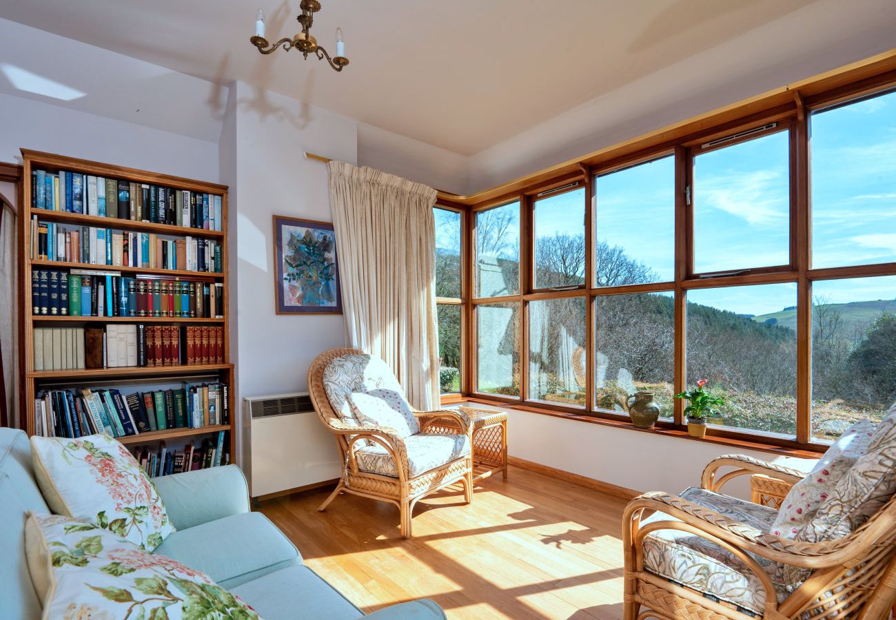 House in Llanidloes - Cwmfron House