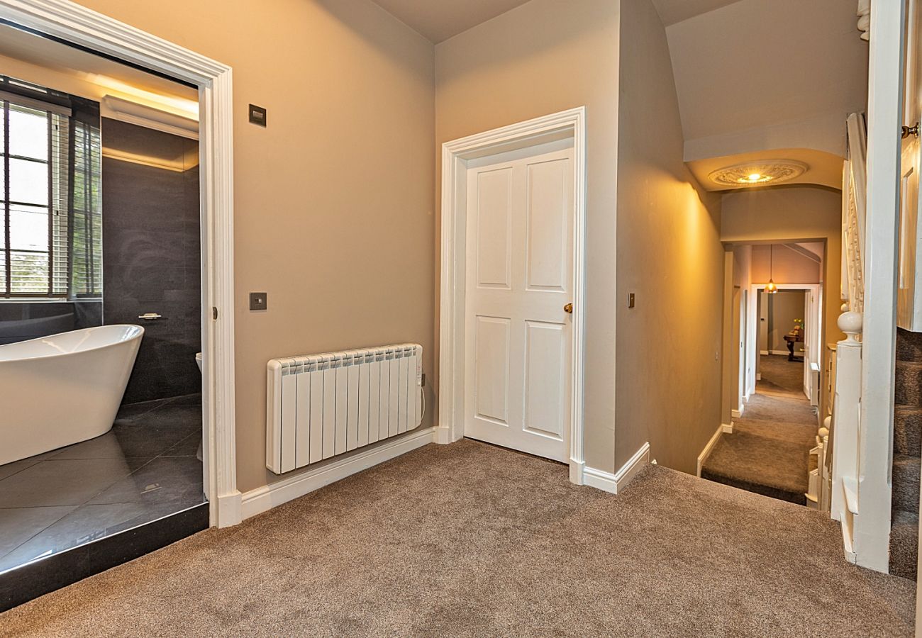 House in Milton Keynes - Ttich Manor Retreat