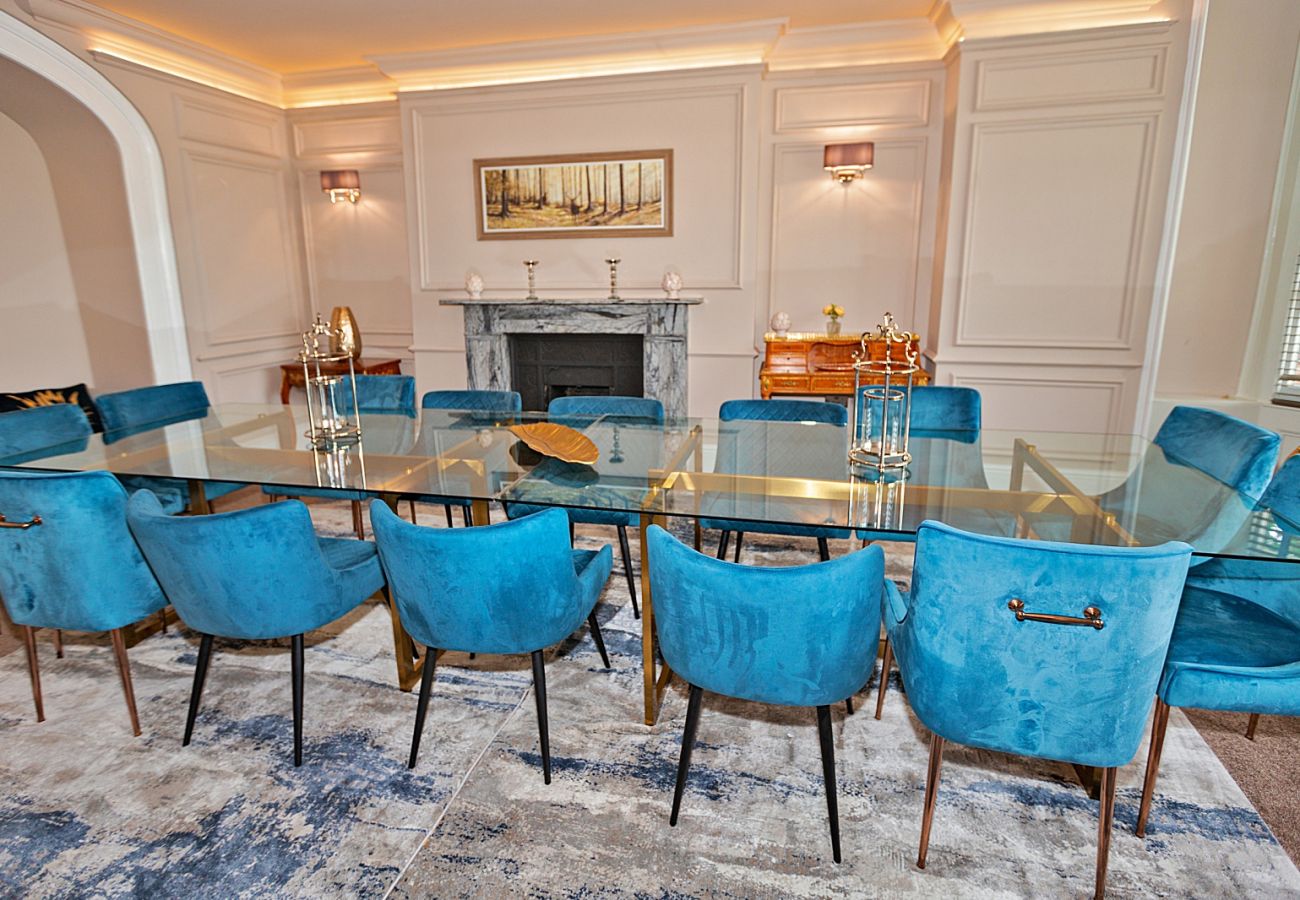 House in Milton Keynes - Ttich Manor Retreat