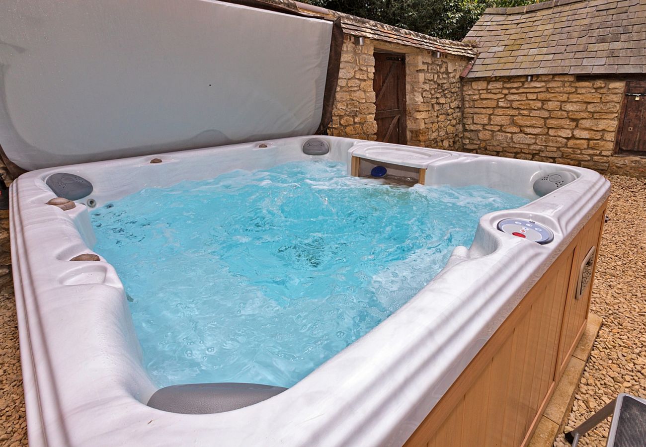 House in Milton Keynes - Ttich Manor Retreat