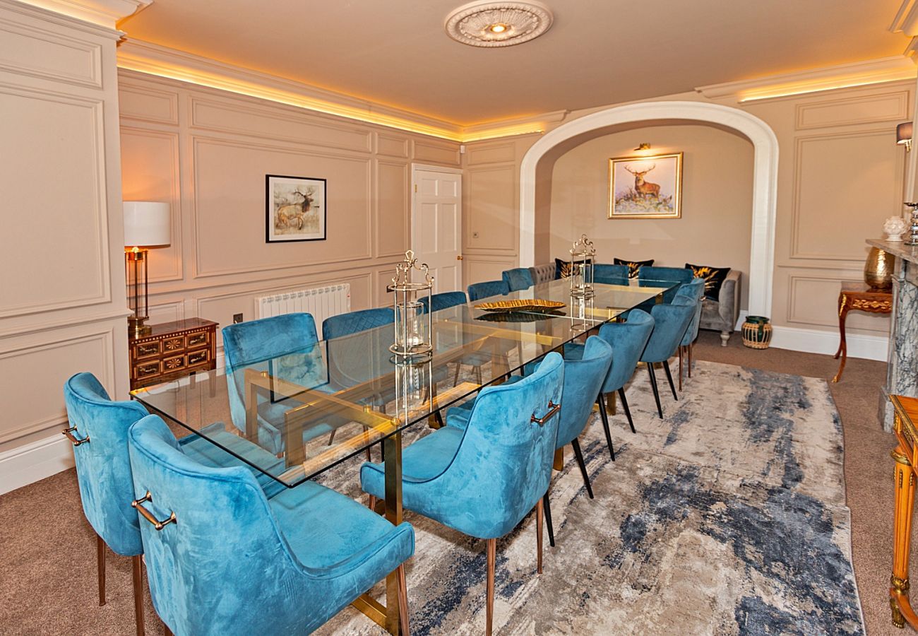 House in Milton Keynes - Ttich Manor Retreat