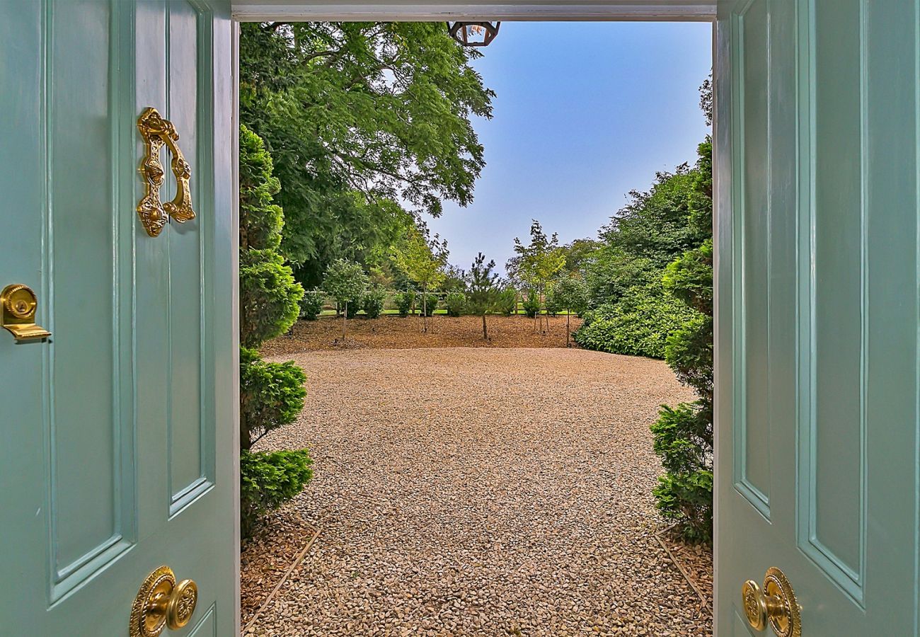 House in Milton Keynes - Ttich Manor Retreat