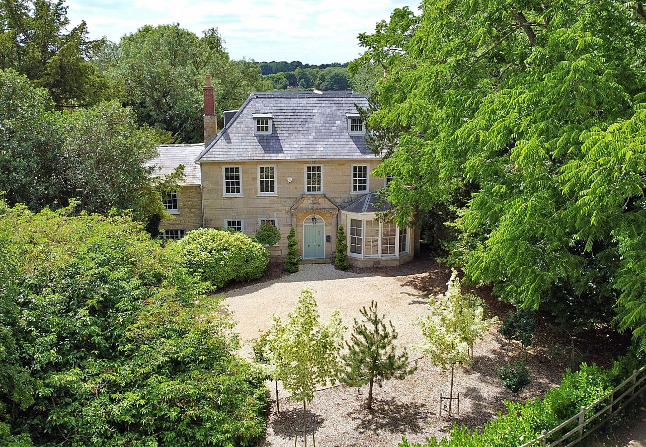 House in Milton Keynes - Ttich Manor Retreat
