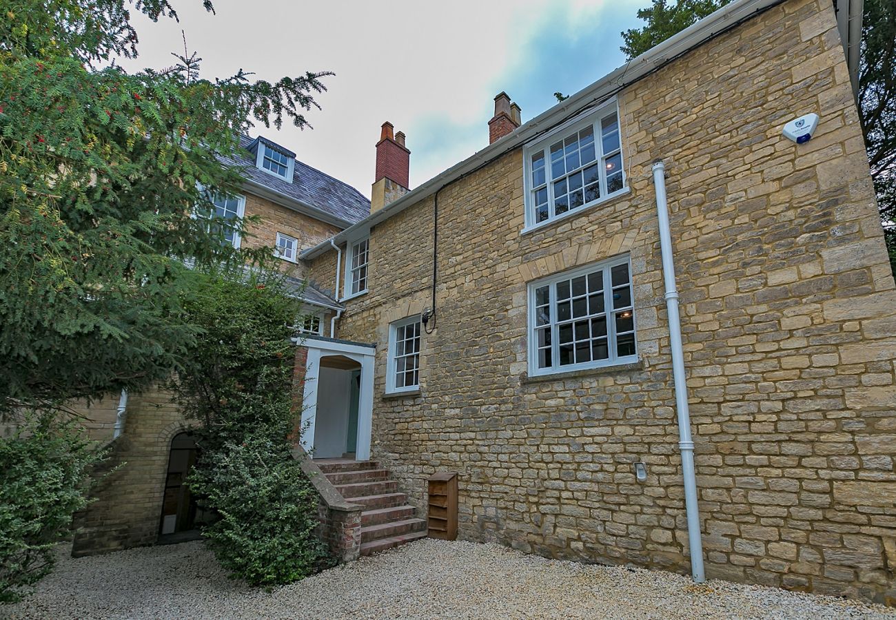 House in Milton Keynes - Ttich Manor Retreat