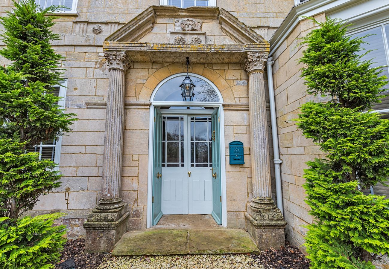 House in Milton Keynes - Ttich Manor Retreat
