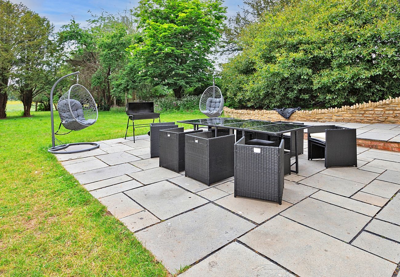 House in Milton Keynes - Ttich Manor Retreat