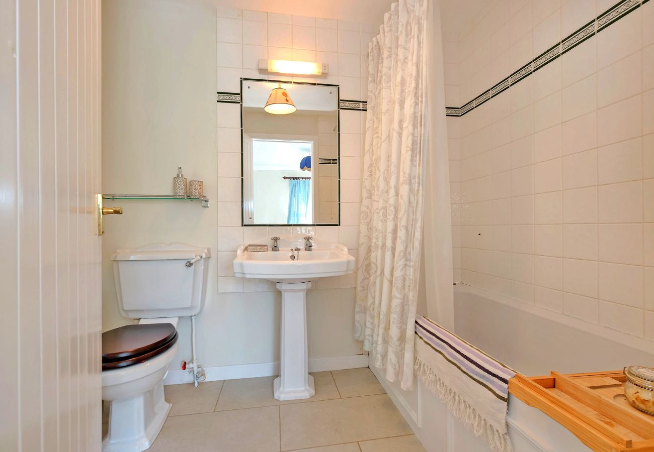 Cottage in Inverurie - Corrennie School Cottage